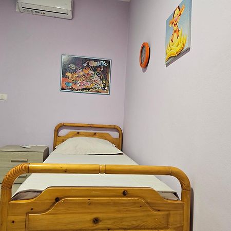 Bral Apartments 8 Two-Bedroom Beachfront Durres Bagian luar foto