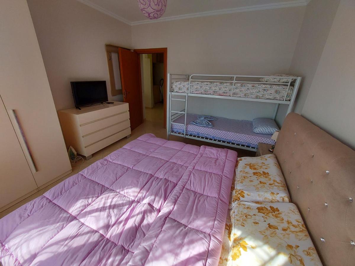 Bral Apartments 8 Two-Bedroom Beachfront Durres Bagian luar foto