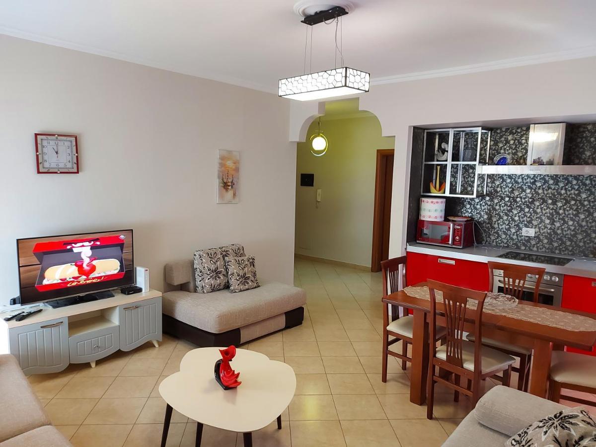 Bral Apartments 8 Two-Bedroom Beachfront Durres Bagian luar foto