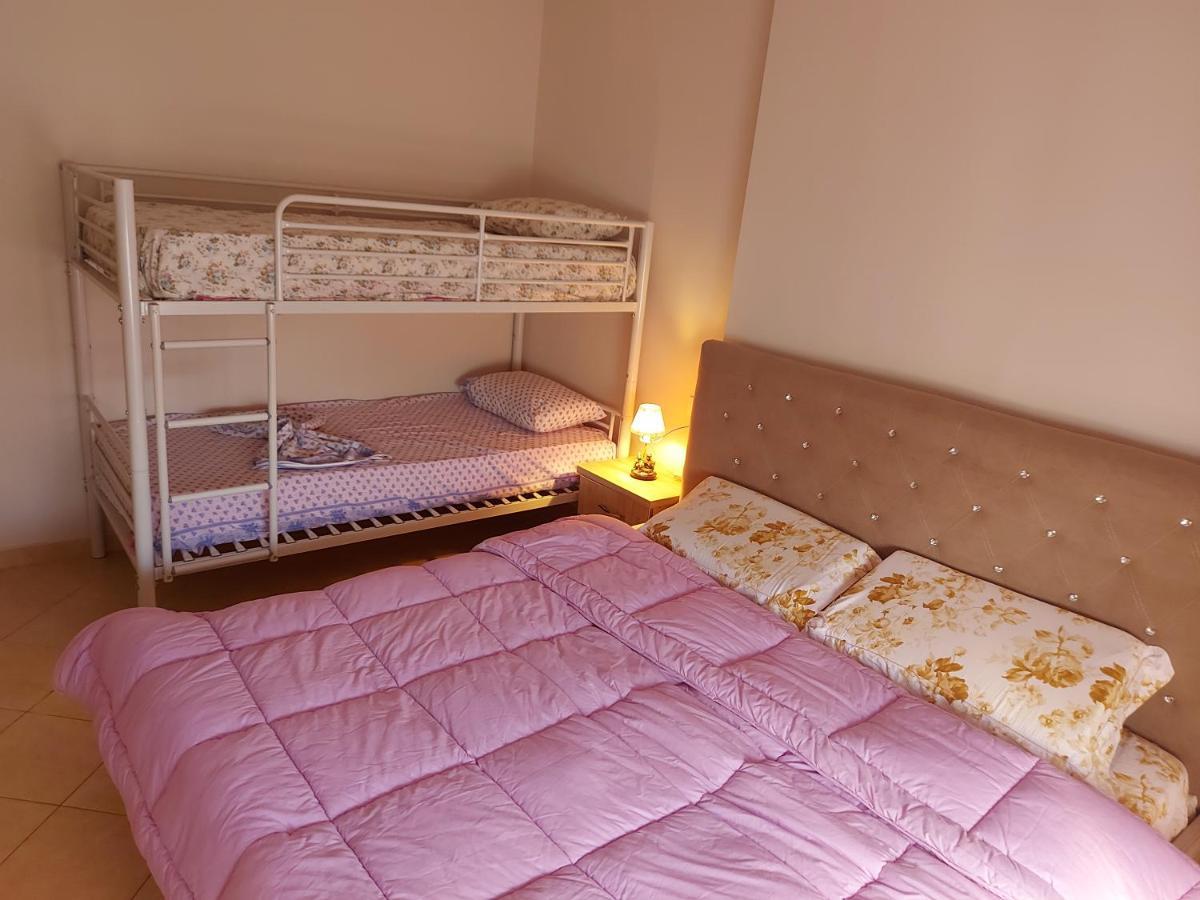 Bral Apartments 8 Two-Bedroom Beachfront Durres Bagian luar foto