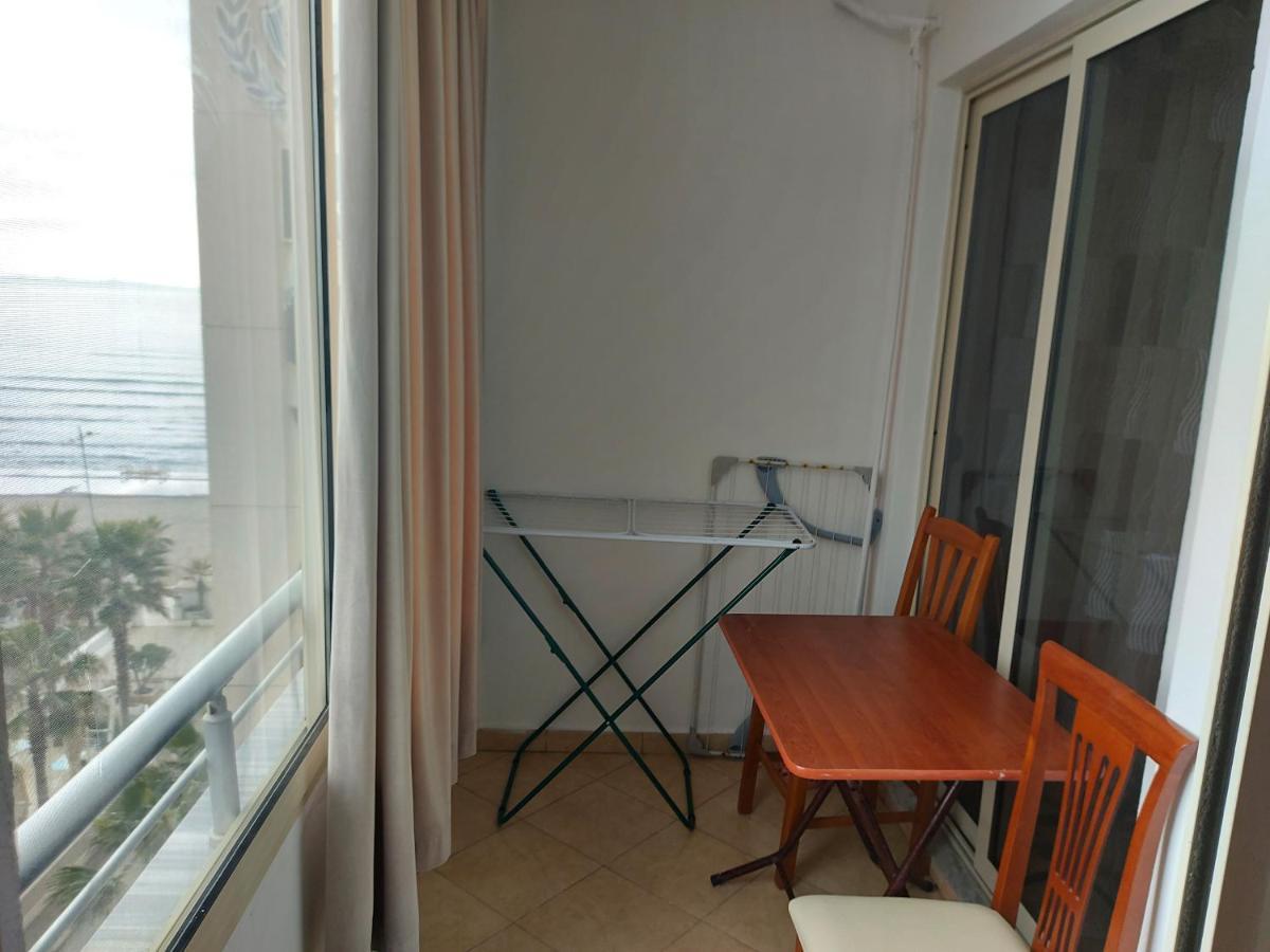 Bral Apartments 8 Two-Bedroom Beachfront Durres Bagian luar foto