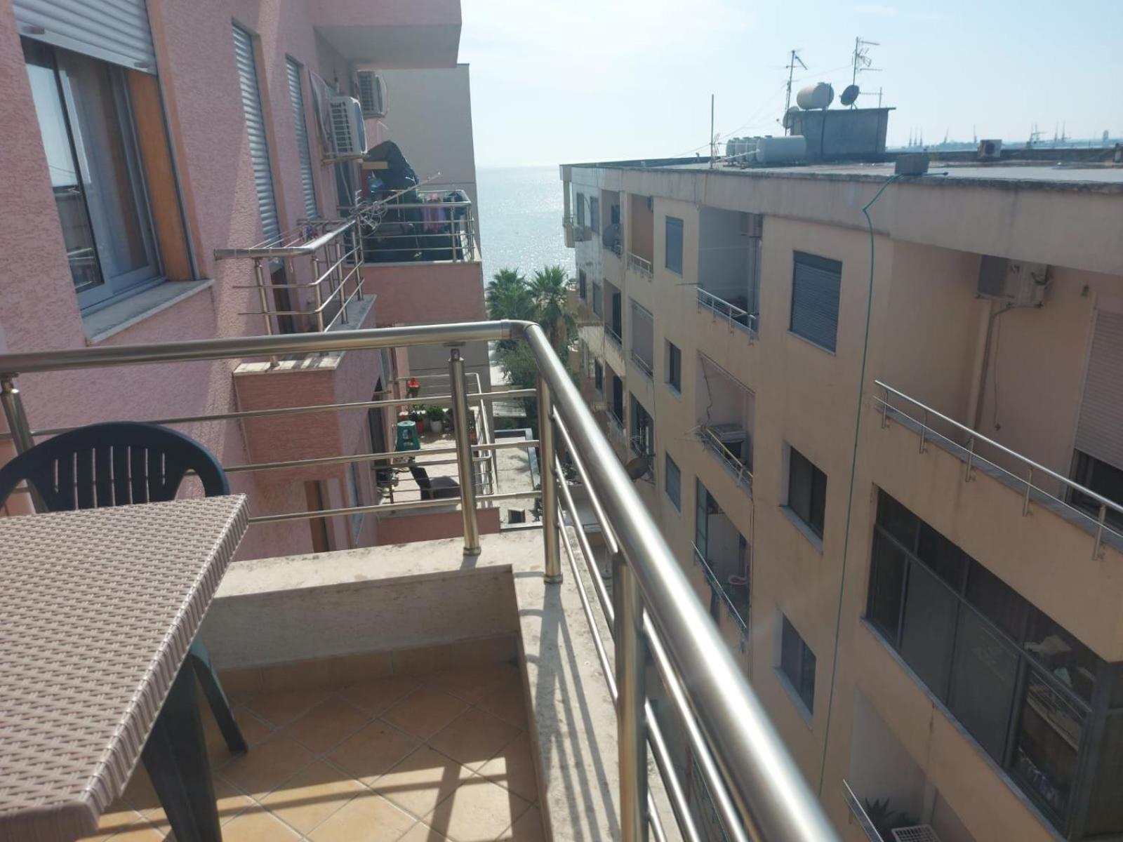Bral Apartments 8 Two-Bedroom Beachfront Durres Bagian luar foto