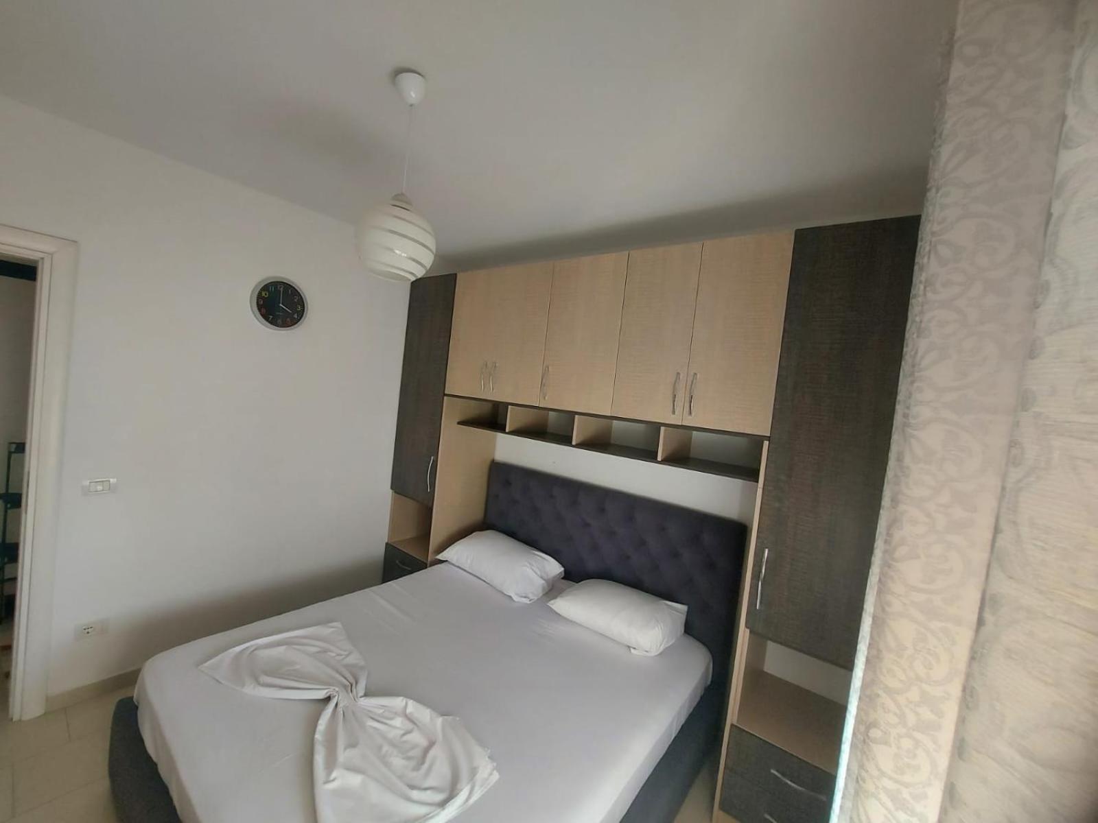 Bral Apartments 8 Two-Bedroom Beachfront Durres Bagian luar foto