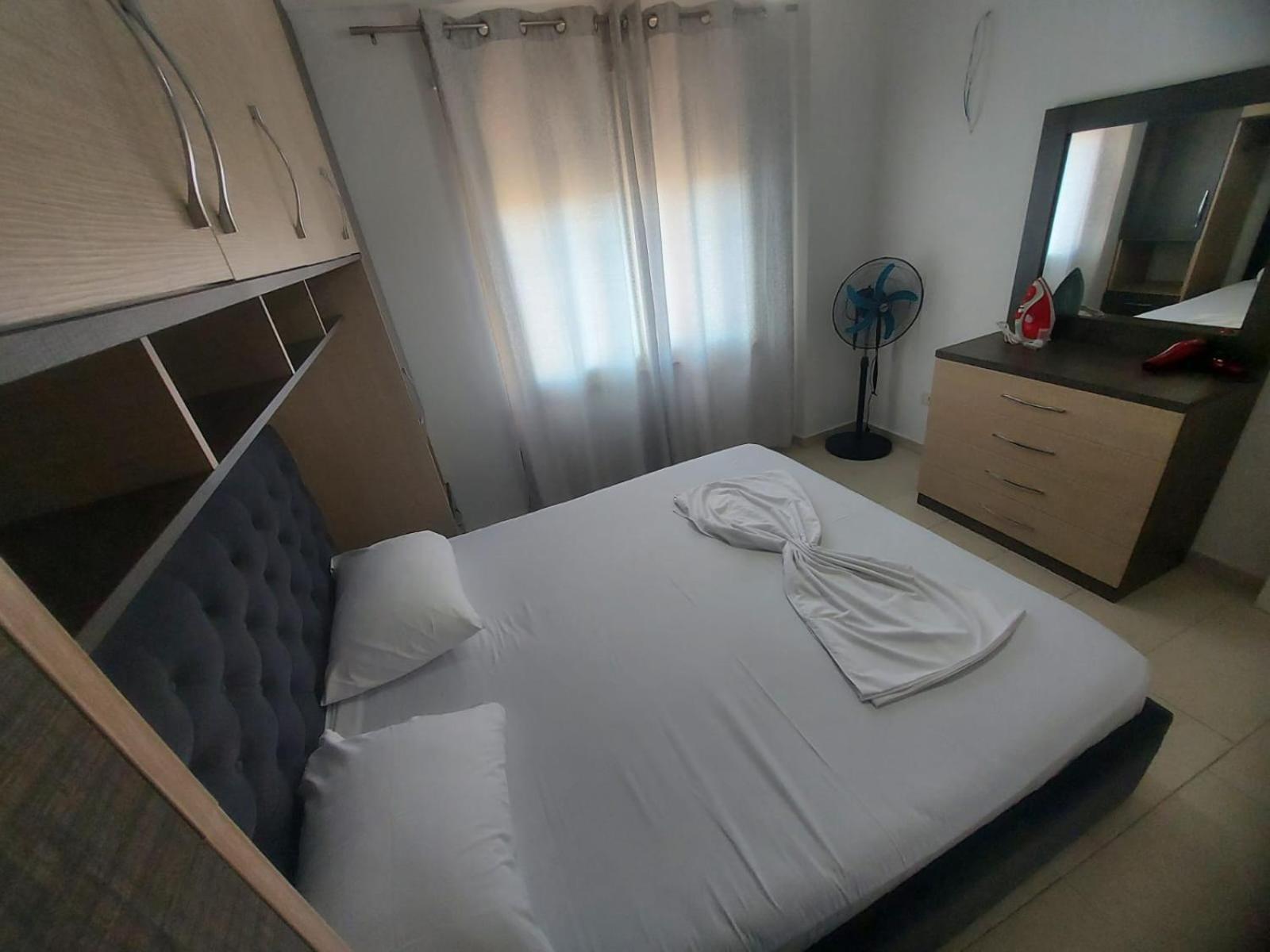 Bral Apartments 8 Two-Bedroom Beachfront Durres Bagian luar foto