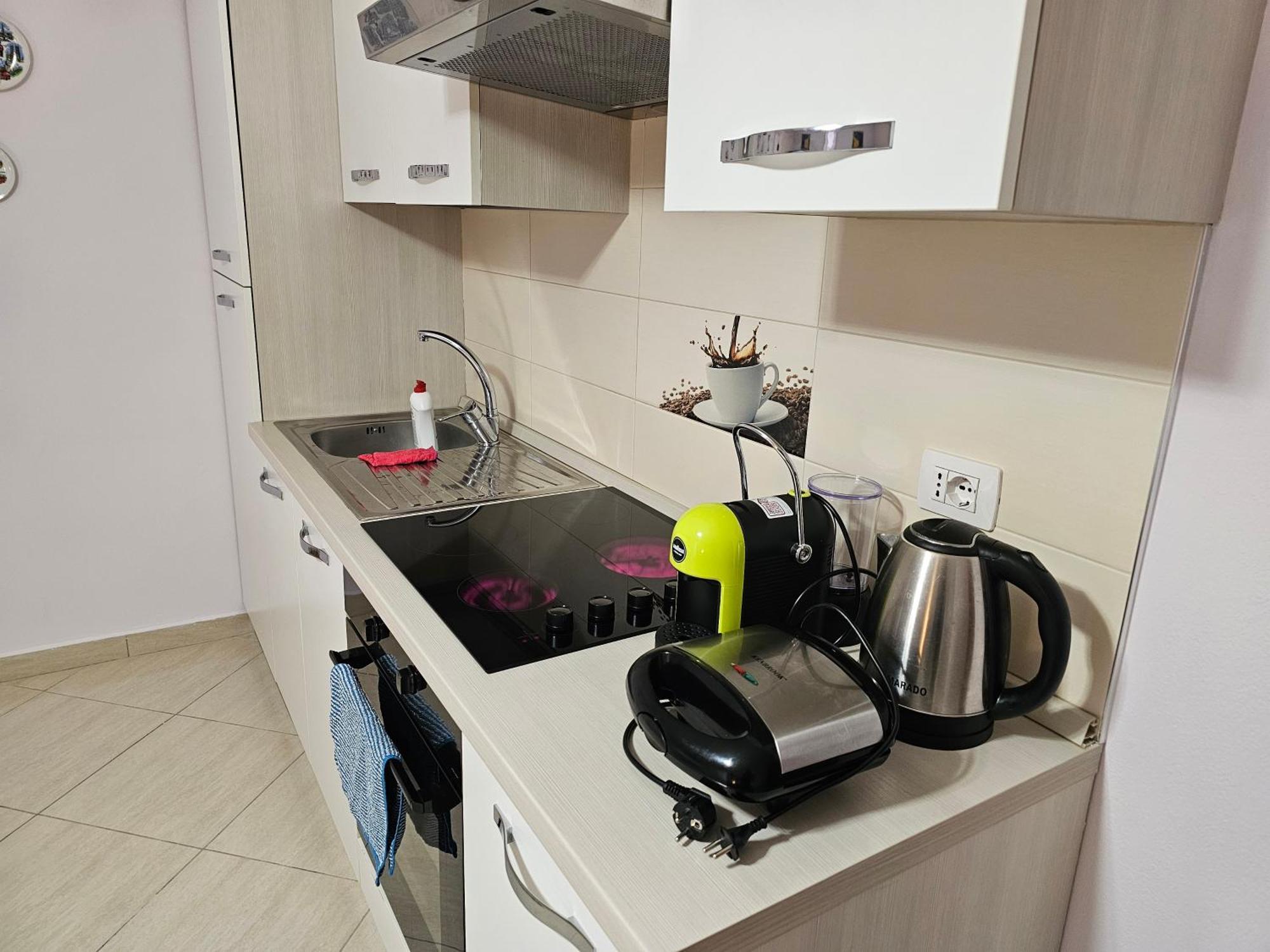 Bral Apartments 8 Two-Bedroom Beachfront Durres Bagian luar foto